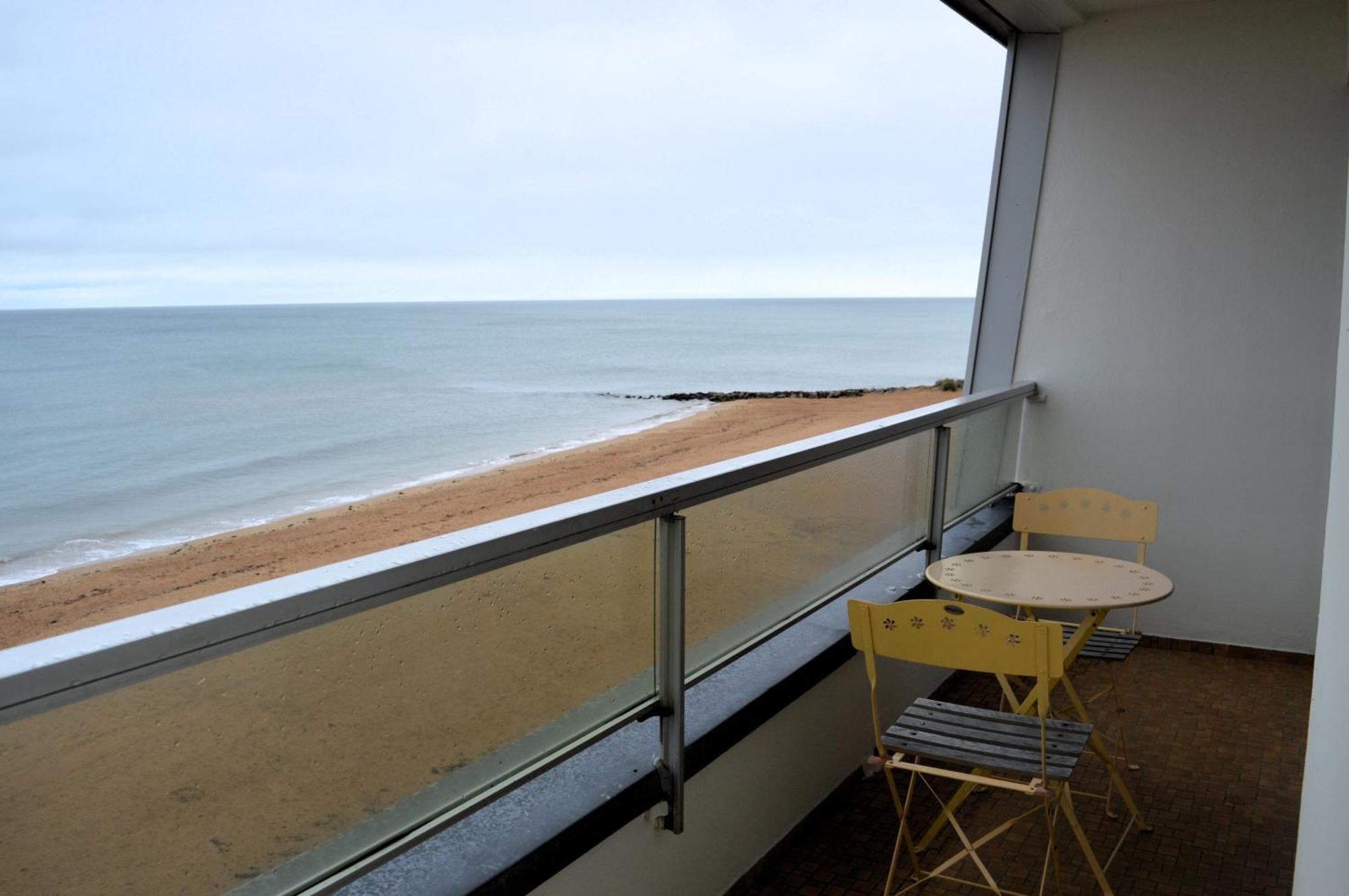 L'Esperluette - Magnifique Vue Mer Et Balcon 库尔瑟勒·苏尔·梅尔 外观 照片