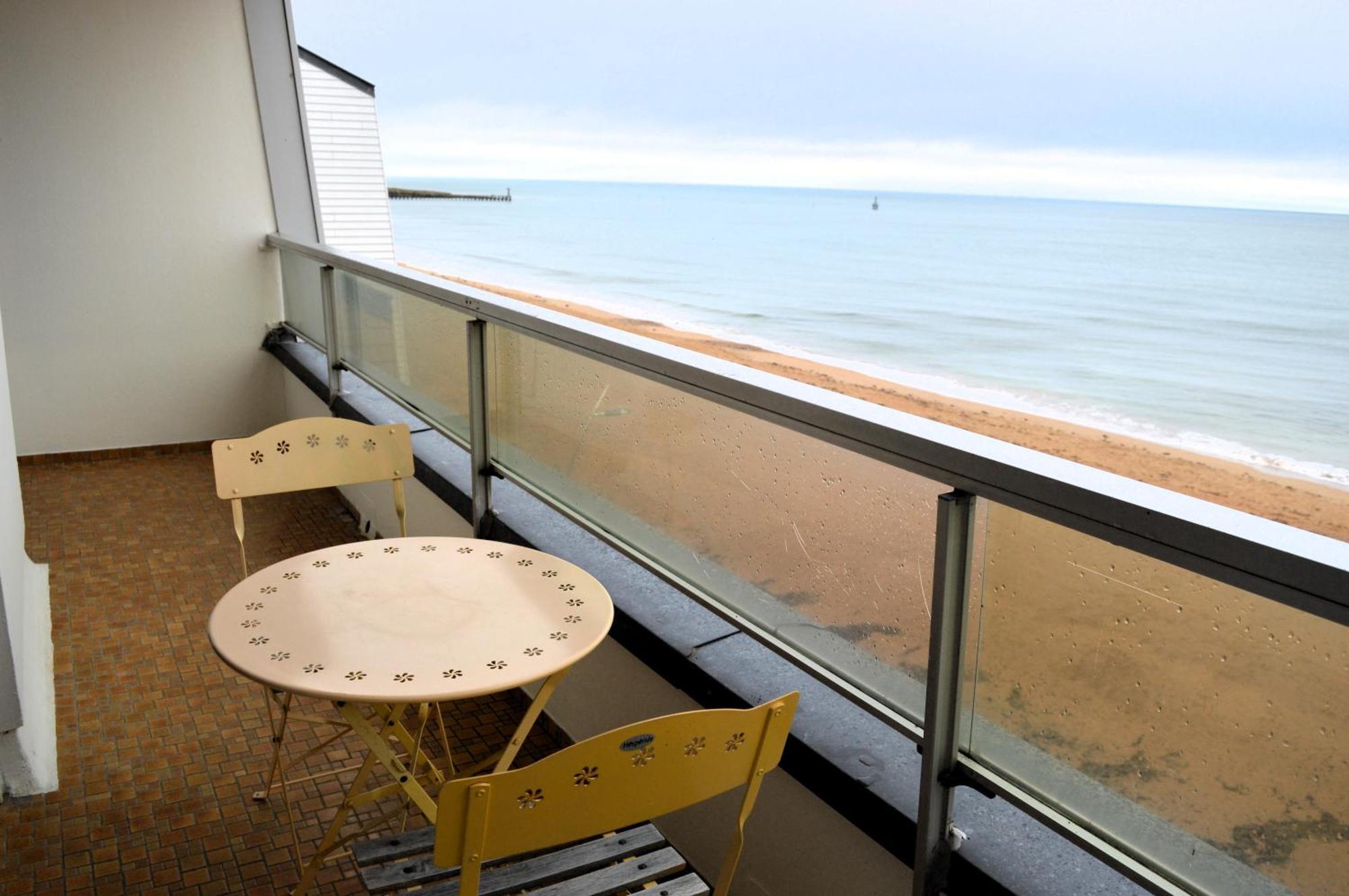 L'Esperluette - Magnifique Vue Mer Et Balcon 库尔瑟勒·苏尔·梅尔 外观 照片